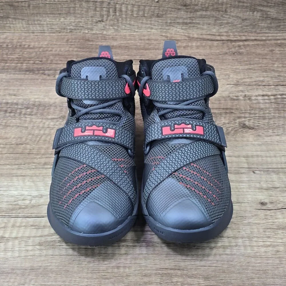 Nike Lebron Soldier IX 9 GS Kids Size 4Y Gray Hot Lava Sneakers 776471-002 NEW